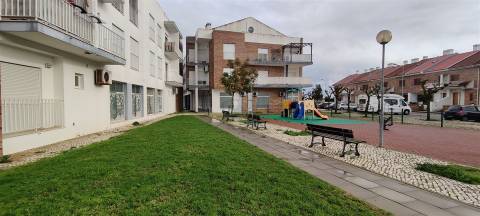 R/c Esq, para arrendamento na Atalaia com 79m2 - Atalaia-Montijo