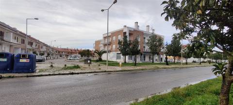 R/c Esq, para arrendamento na Atalaia com 79m2 - Atalaia-Montijo