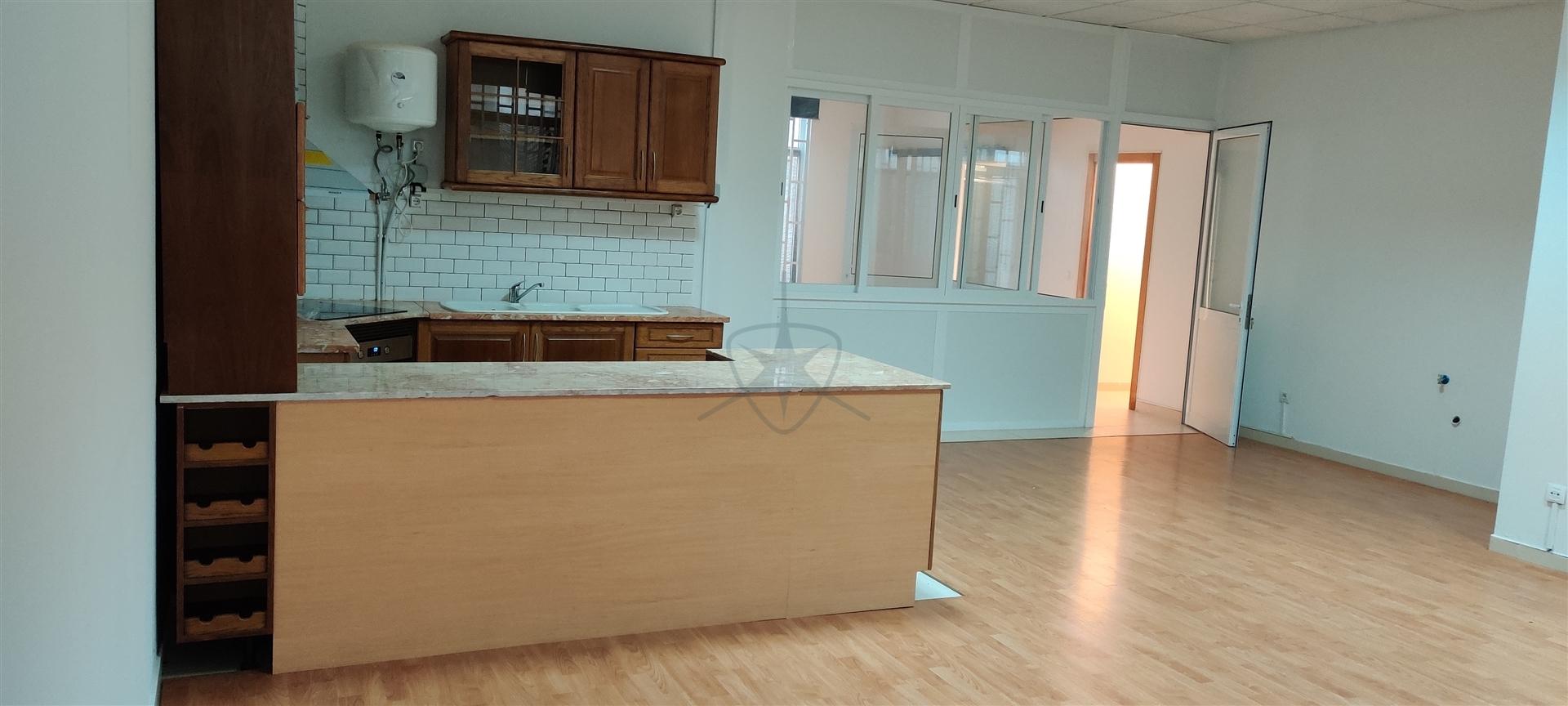 R/c Esq, para arrendamento na Atalaia com 79m2 - Atalaia-Montijo