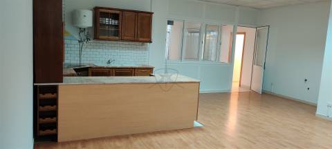 R/c Esq, para arrendamento na Atalaia com 79m2 - Atalaia-Montijo