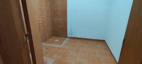 R/c Esq, para arrendamento na Atalaia com 79m2 - Atalaia-Montijo