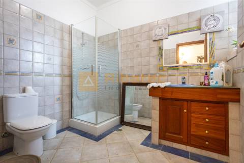 Moradia em Vale Mansos