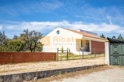 Moradia em Vale Mansos