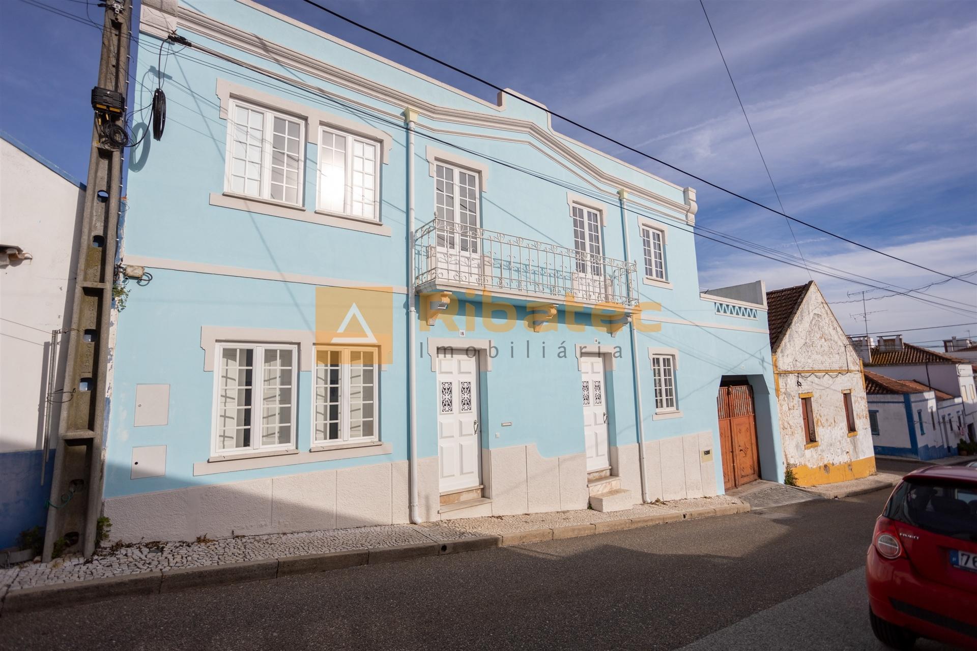 Moradia T5 no Bairro Novo