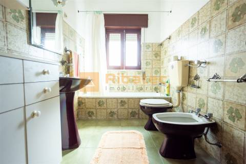 Moradia em  Montinhos dos Pegos