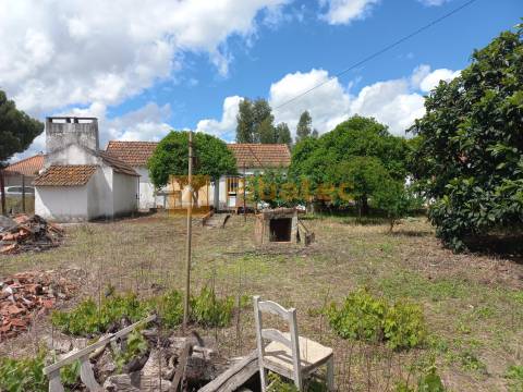 Moradia  com terreno na Fajarda