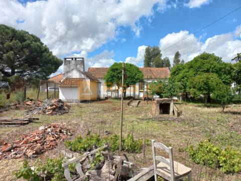 Moradia  com terreno na Fajarda