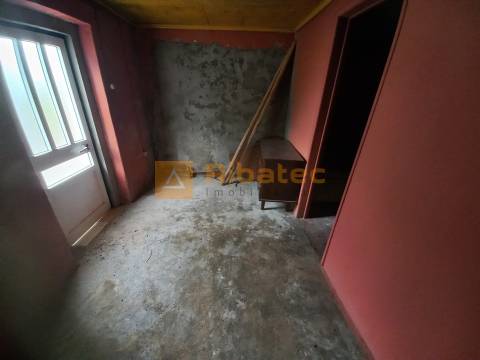 Moradia  com terreno na Fajarda