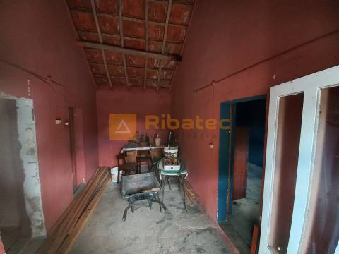 Moradia  com terreno na Fajarda