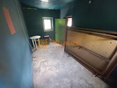 Moradia  com terreno na Fajarda