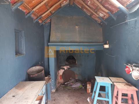 Moradia  com terreno na Fajarda