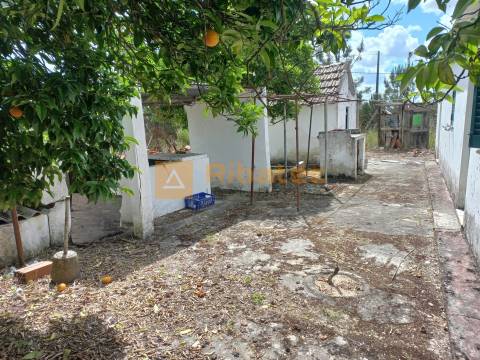 Moradia  com terreno na Fajarda