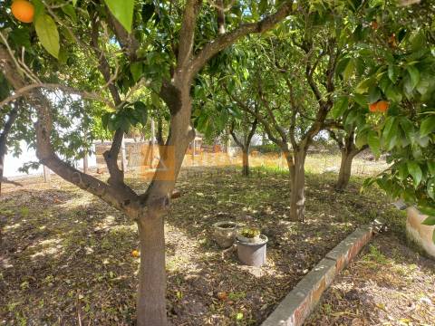 Moradia  com terreno na Fajarda