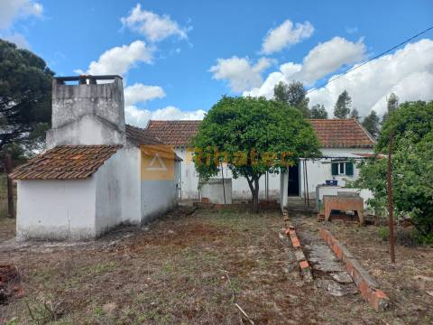 Moradia  com terreno na Fajarda