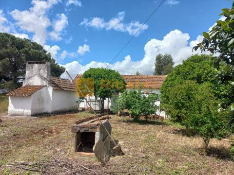 Moradia  com terreno na Fajarda