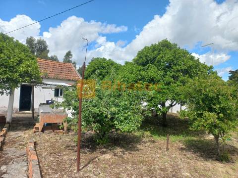 Moradia  com terreno na Fajarda