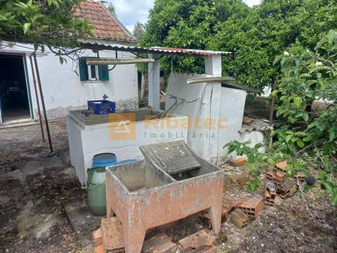 Moradia  com terreno na Fajarda