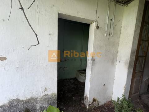 Moradia para remodelar em Coruche