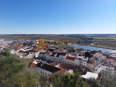 Moradia para remodelar em Coruche