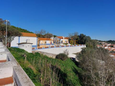 Moradia para remodelar em Coruche