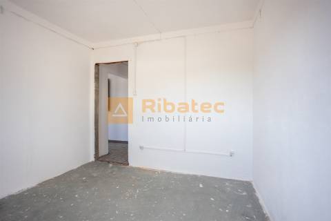 Moradia T2 na Fajarda com 1600 m2 de terreno