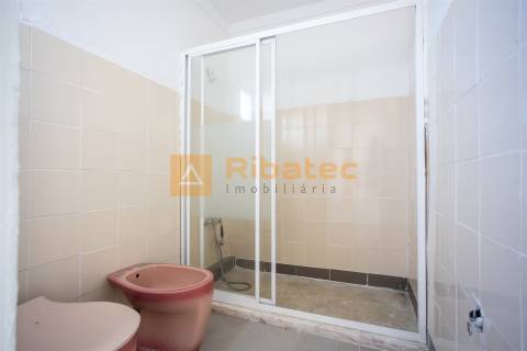 Moradia T2 na Fajarda com 1600 m2 de terreno