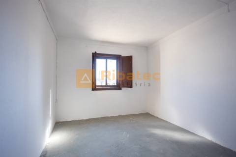 Moradia T2 na Fajarda com 1600 m2 de terreno