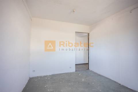 Moradia T2 na Fajarda com 1600 m2 de terreno