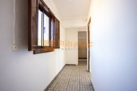 Moradia T2 na Fajarda com 1600 m2 de terreno