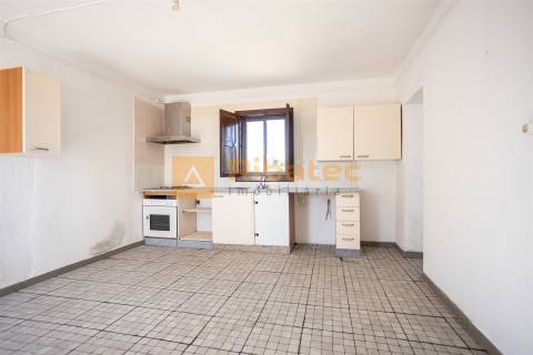 Moradia T2 na Fajarda com 1600 m2 de terreno