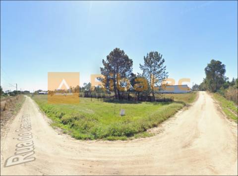 Terreno com viabilidade de construção de moradia