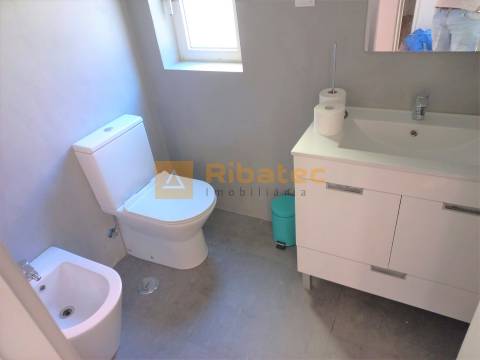 Apartamento T2 com logradouro na Estrela