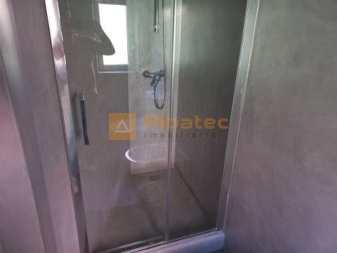 Apartamento T2 com logradouro na Estrela