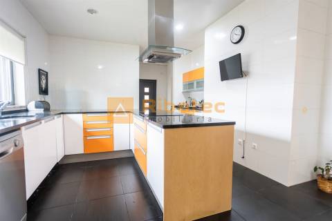 Quinta única localizada na Fajarda