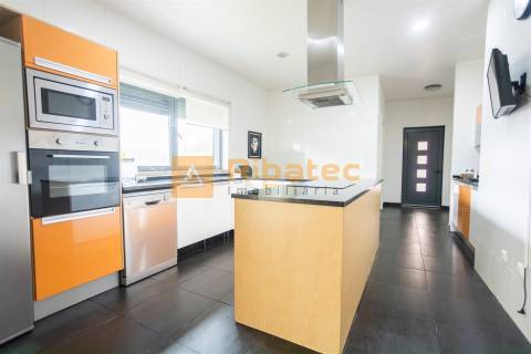 Quinta única localizada na Fajarda