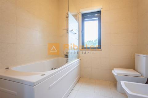 Quinta única localizada na Fajarda