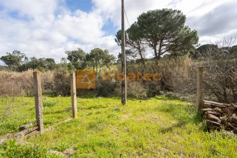 Moradia para remodelar no Couço