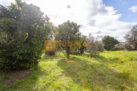 Moradia para remodelar no Couço