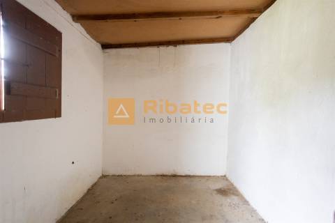 Moradia para remodelar no Couço