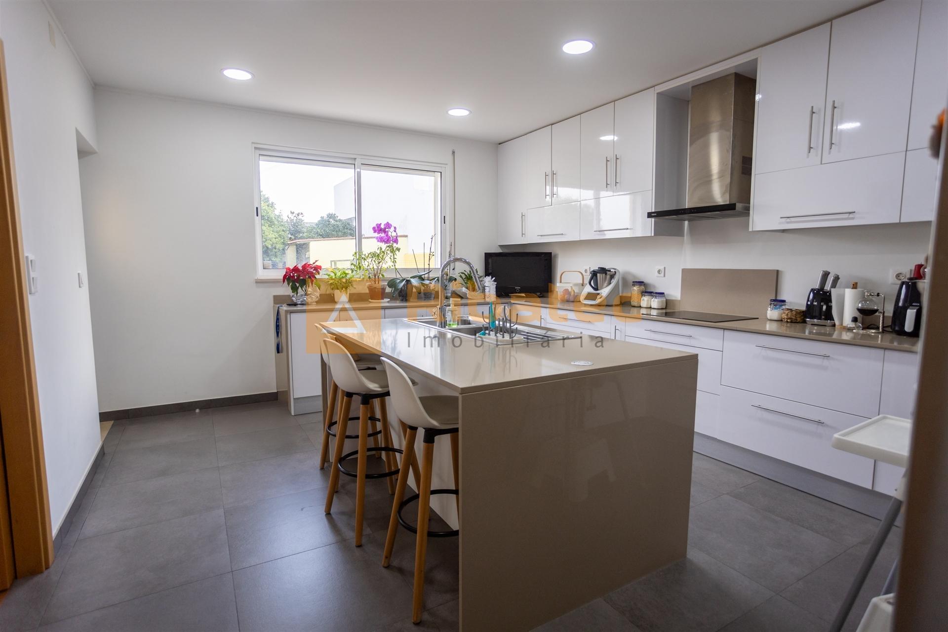 Moradia T5 em Alpiarça