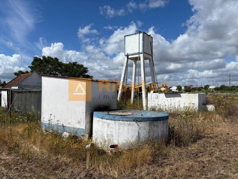 Terreno com arrecadação na Fajarda