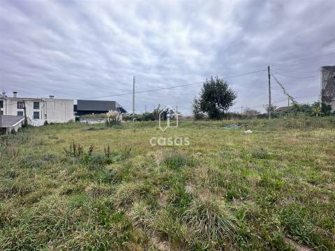 Terreno em Guimarães, construção de moradias/armazém