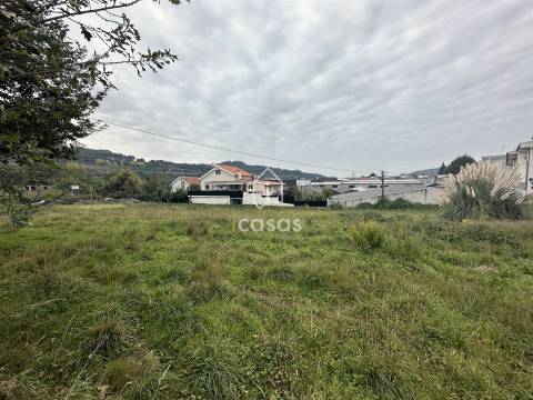 Terreno em Guimarães, construção de moradias/armazém