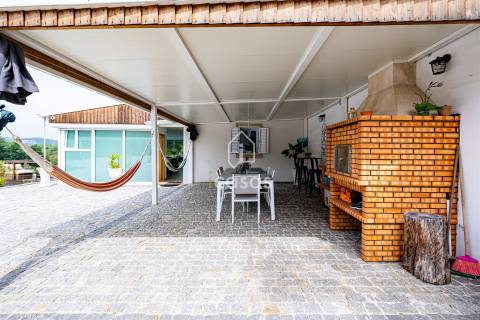 Quinta Exclusiva em Lever, Vila Nova de Gaia – Potencial de Investimento Único