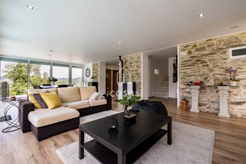 Quinta Exclusiva em Lever, Vila Nova de Gaia – Potencial de Investimento Único