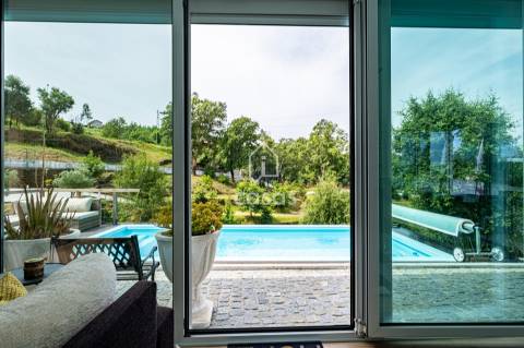 Quinta Exclusiva em Lever, Vila Nova de Gaia – Potencial de Investimento Único