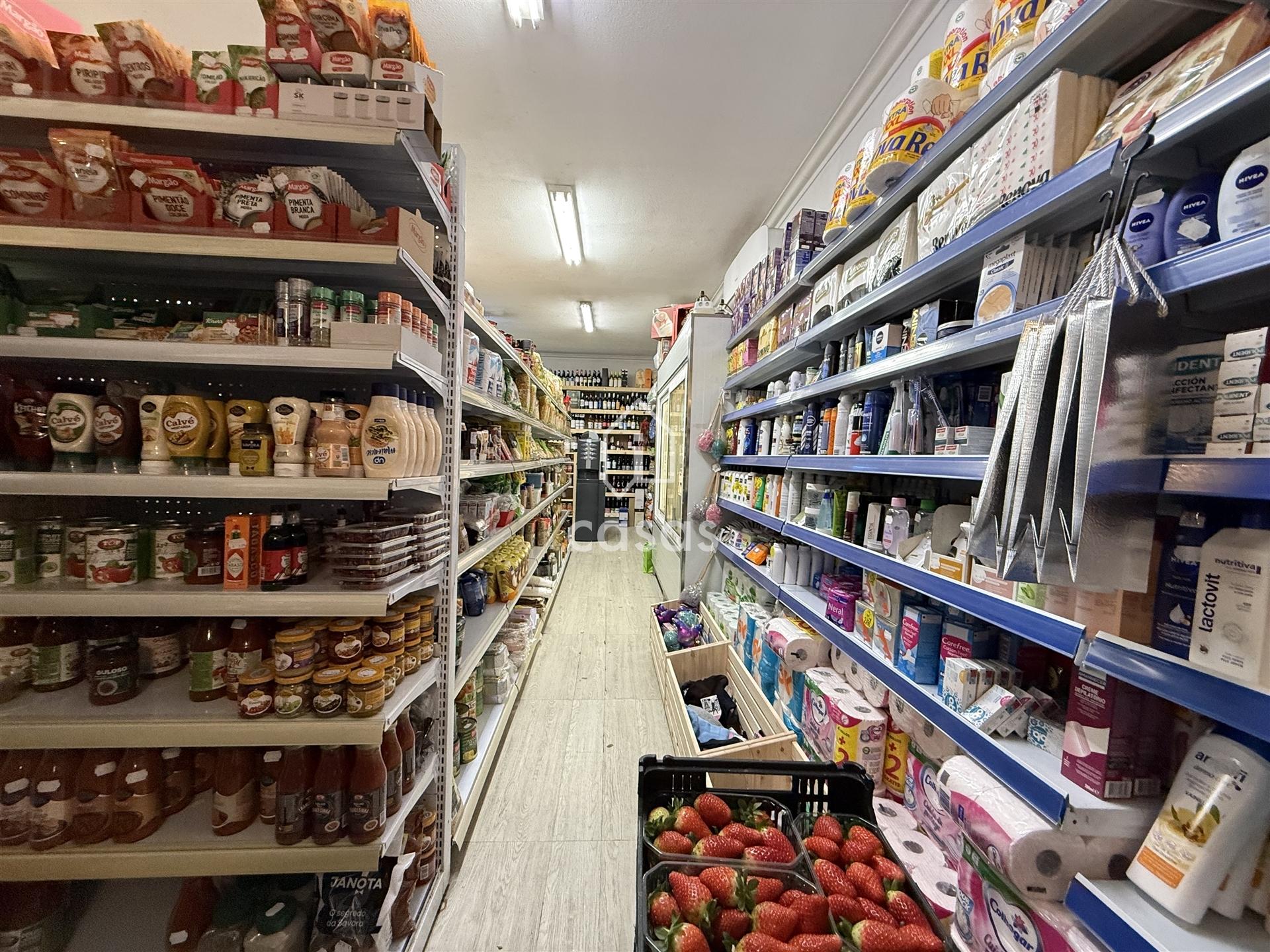 Mini Mercado para Trespasse – Travagem, Ermesinde