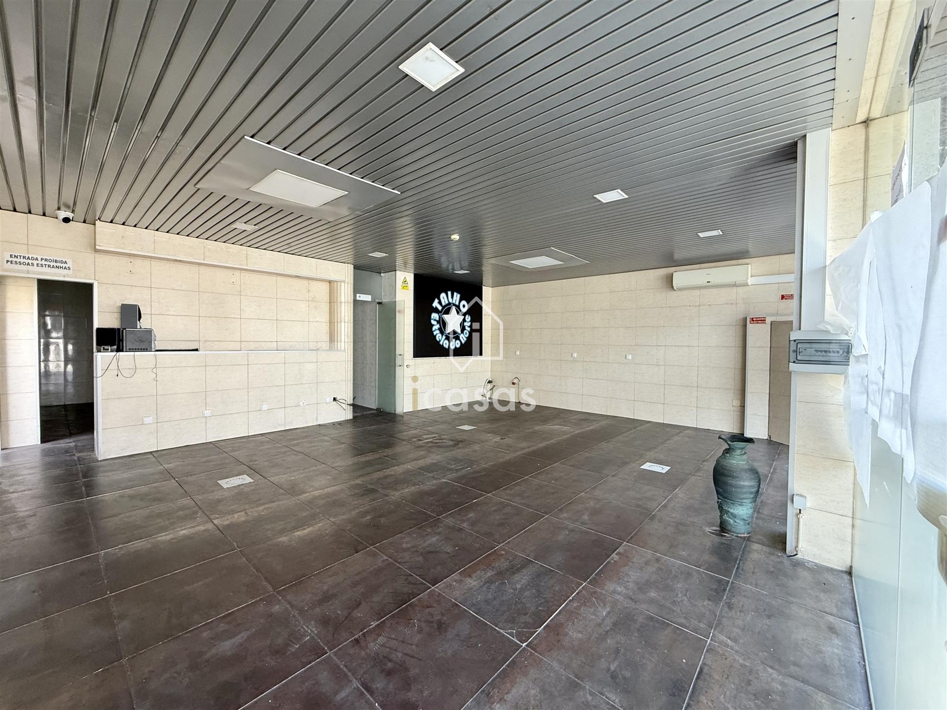 Loja  Venda em Vilela,Paredes