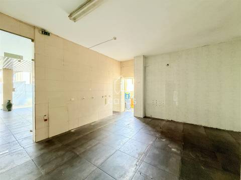 Loja  Venda em Vilela,Paredes