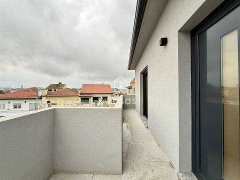 Andar Moradia T3 Renovado Rio Tinto | Suite + Terraço